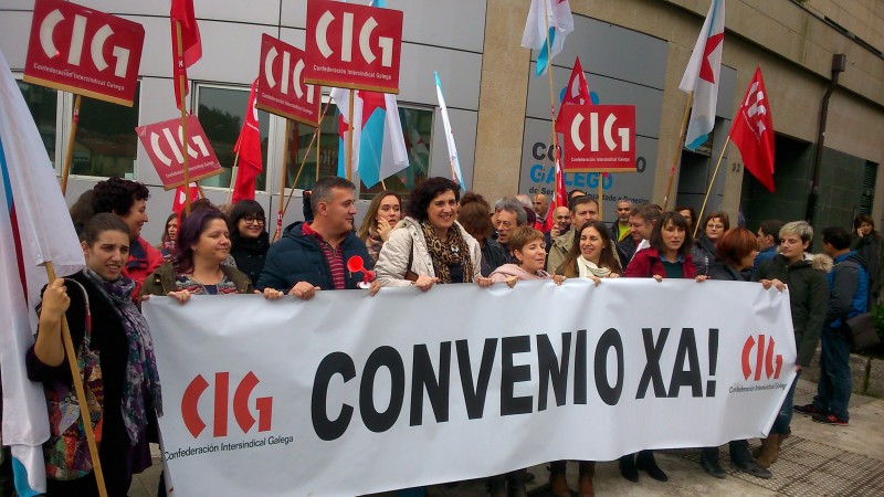 A CIG entrega 1066 sinaturas do persoal do Consorcio Galego de Servizos de Igualdade e Benestar en demanda de melloras nas condicións laborais